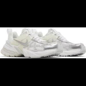 Nike Womens V2K Run 'Metallic Silver' FD0736-104 Womens 11.5 Mens 10